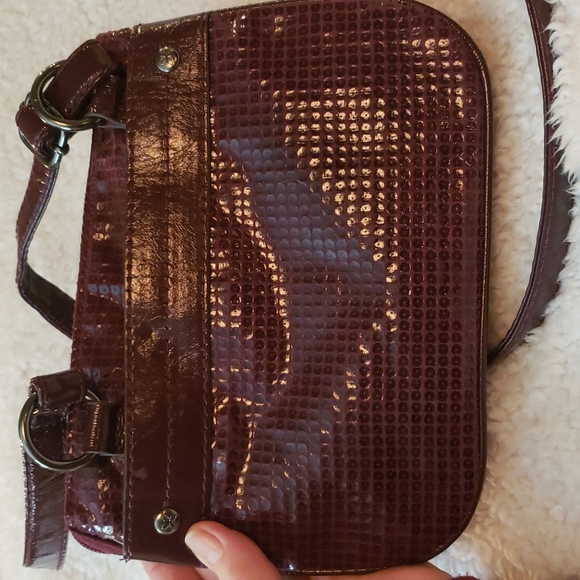 RELIC BURGANDY CROSS BODY PURSE. NWOT - Picture 10 of 11